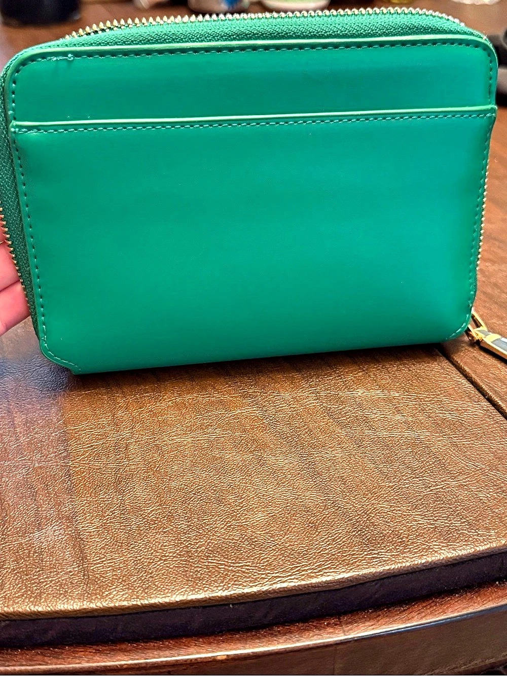 Green Chain Strap Crossbody Bag Like New